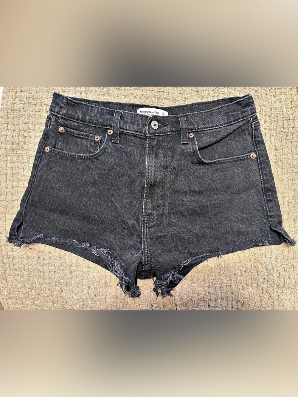 Abercrombie & Fitch The Mom Short Denim Shorts in Black - High Rise 28/6